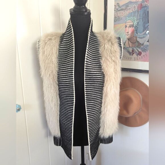 Banana Republic Faux Fur Vest XS Cozycore Penny Lane Layers Country Preppy Chic - Picture 3 of 12